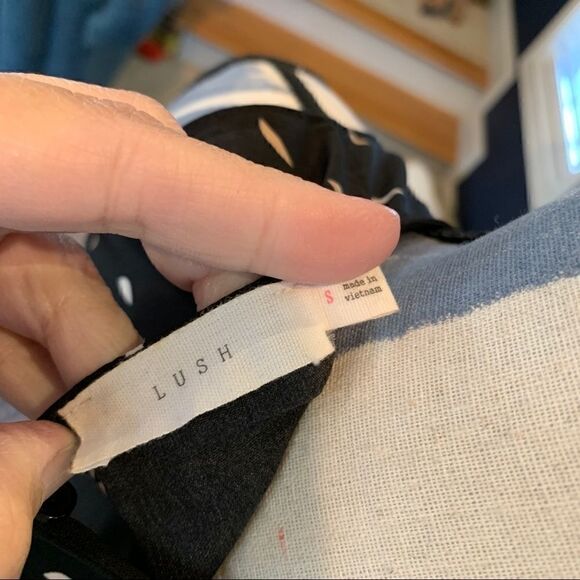 Lush tie waist black print sleeveless top - Picture 7 of 8